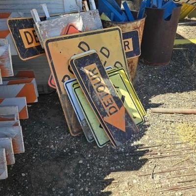 #3052 • Traffic Signs
