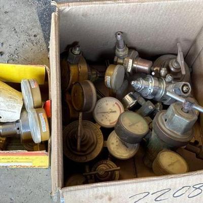#2208 • (9) Tank Gauges
