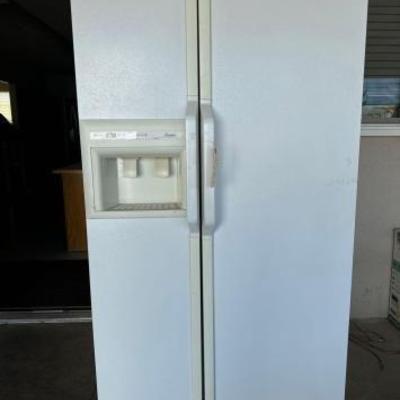 #4500 • Amana Side by Side Refrigerator

