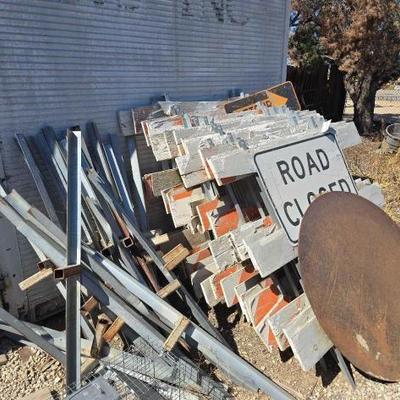 #3050 • Mounted Traffic Signs with Stands
