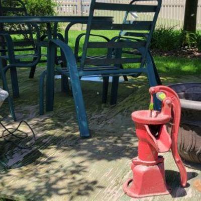 Pitcher Pump 