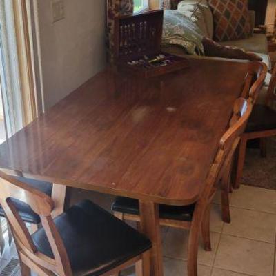 Kitchen Table 4 Chairs and a Bench 