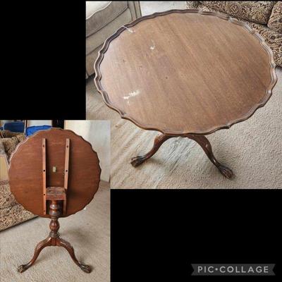 Antique tilt top pie crust table