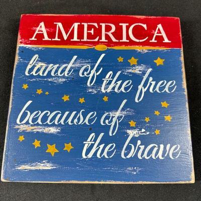 AMERICA WOODEN SIGN
