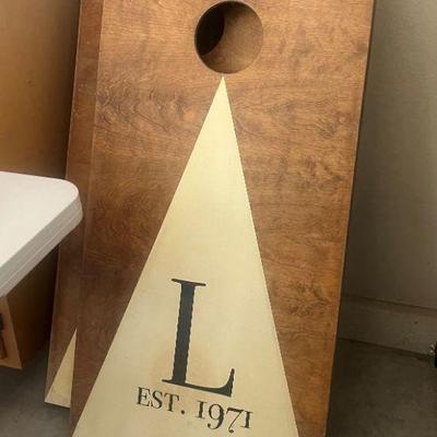 Cornhole game