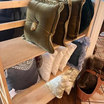 VINTAGE PILLOWS