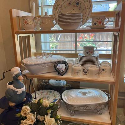 WHITE DISHWARE
