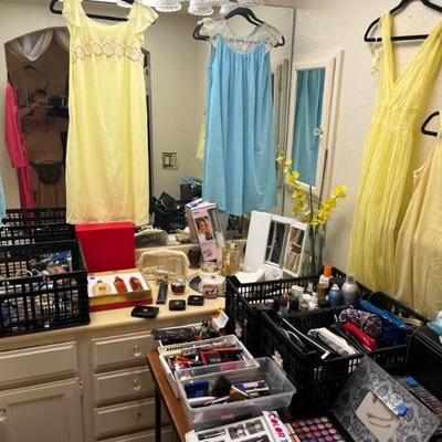 MAKE UP/ PERFUME