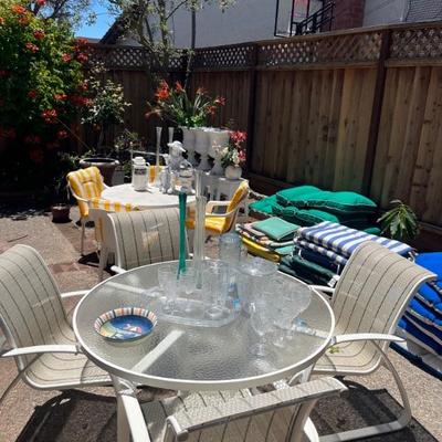 PATIO SET