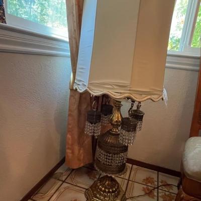 VINTAGE LAMP WITH CRYSTALS