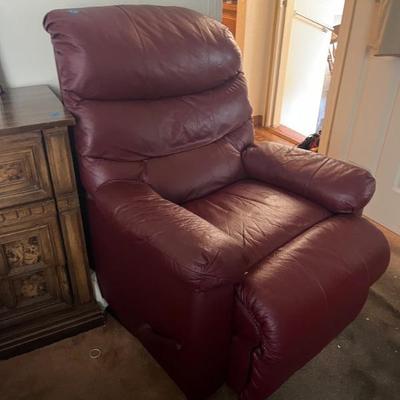 LEATHER RECLINER CHAIR