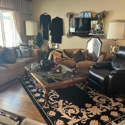 EX LARGE GLASS COFFEE TABLE