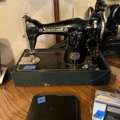 VINTAGE SEWING MACHINE