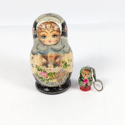 Matryoshka Nesting Doll Set & Keychain