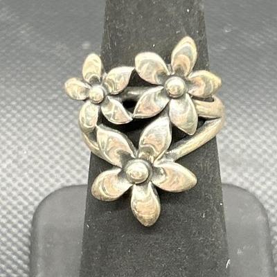 James Avery 925 Silver Triple Daisy Flower Ring,