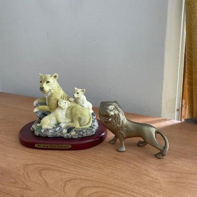 hand painted lions resin statue and brass roaring lion 