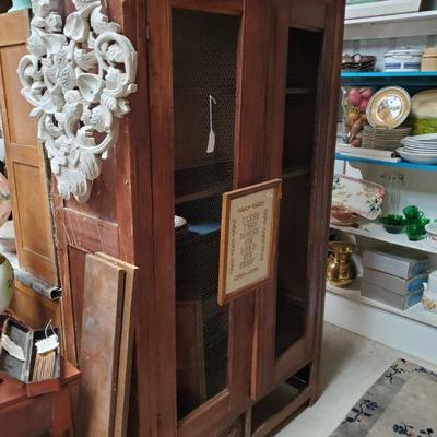 chicken wire hutch 