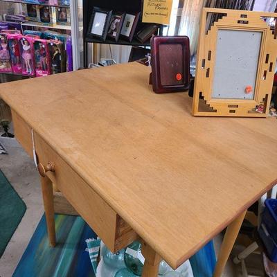 "SHAKER" table 