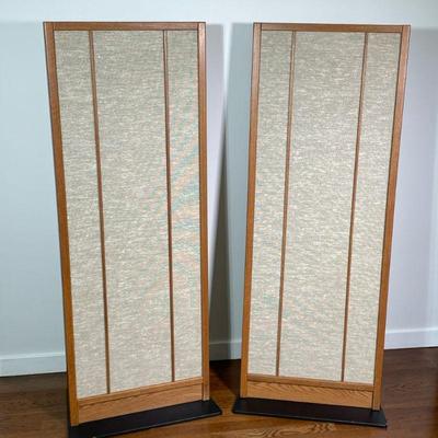 (2PC) PAIR VINTAGE MAGNEPAN MAGNEPLANAR SPEAKERS | Pair of vintage mid-century mcm Magneplanar MG-I left and right stereo loudspeakers...