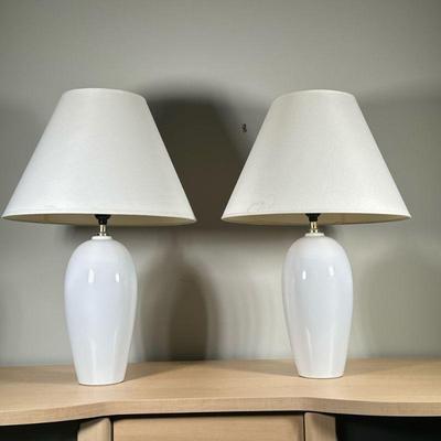 WHITE CERAMIC LAMP | White ceramic vase lamp. - h. 24 x dia. 16 in (with shade)

