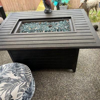 Outdoor fire pit