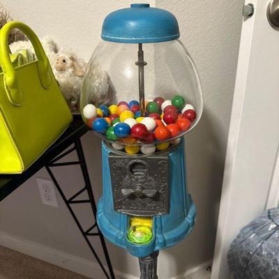 Gumball machine