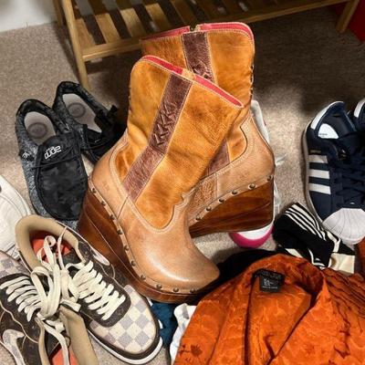 Women's shoes