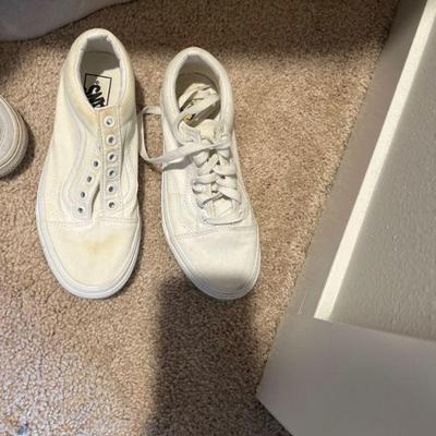 Tenis shoes
