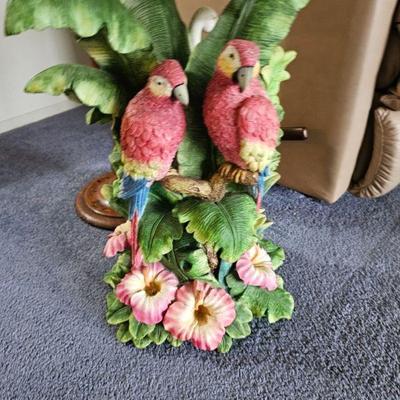 This has a glass top for the table