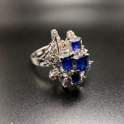 Sapphire and diamond ring on 14k gold setting