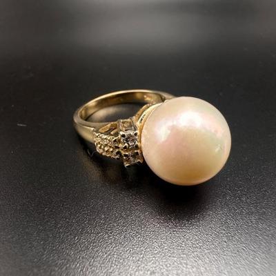 Pearl and diamond ring on 14k gold setting
