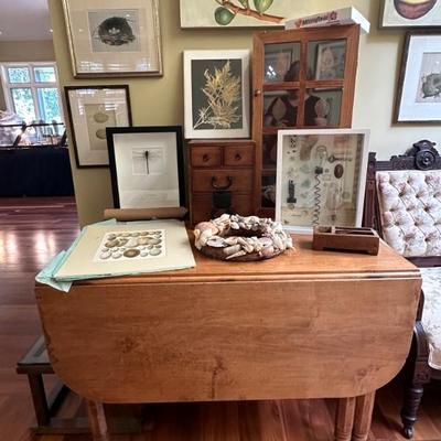 Maple dropped leaf table