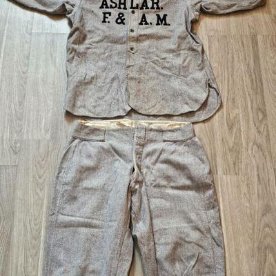 https://www.auctionninja.com/stress-free-estate-services-llc/sales/details/militaria-fine-art-coins-civil-war-rugs-antiques-fine-jewelry-...