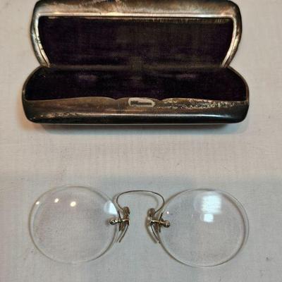 https://www.auctionninja.com/stress-free-estate-services-llc/sales/details/militaria-fine-art-coins-civil-war-rugs-antiques-fine-jewelry-...