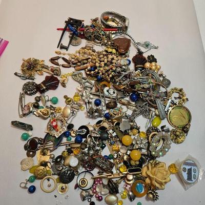 https://www.auctionninja.com/stress-free-estate-services-llc/sales/details/militaria-fine-art-coins-civil-war-rugs-antiques-fine-jewelry-...