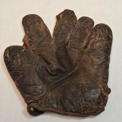 https://www.auctionninja.com/stress-free-estate-services-llc/sales/details/militaria-fine-art-coins-civil-war-rugs-antiques-fine-jewelry-...