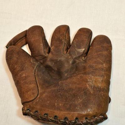 https://www.auctionninja.com/stress-free-estate-services-llc/sales/details/militaria-fine-art-coins-civil-war-rugs-antiques-fine-jewelry-...