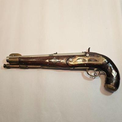 https://www.auctionninja.com/stress-free-estate-services-llc/sales/details/militaria-fine-art-coins-civil-war-rugs-antiques-fine-jewelry-...