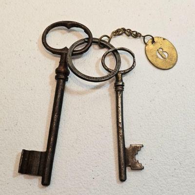 https://www.auctionninja.com/stress-free-estate-services-llc/sales/details/militaria-fine-art-coins-civil-war-rugs-antiques-fine-jewelry-...