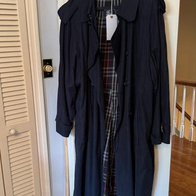 $50 BURBERRY- Men’s Vintage Navy Burberry Trench Coat, Size 50 R. 