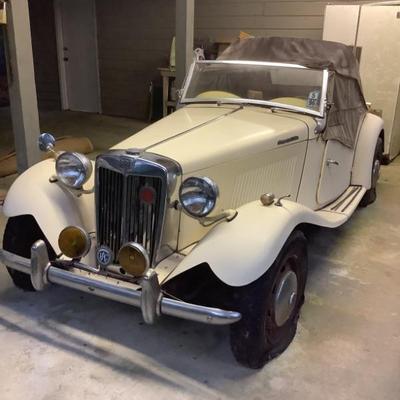 $2500 OBO car is a circa 1980s reproduction of a 1954 MG-TD British sports car