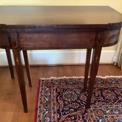 $595- Warsaw extension table with 2 retractable legs, small missing veneer, 29"H 39"L 21"to 42"open
