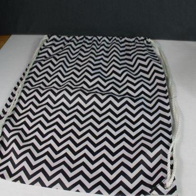 https://whynotmarketplace.hibid.com/catalog/557483/brand--bags-purses-and-caps-ending-jun-30-at-7pm