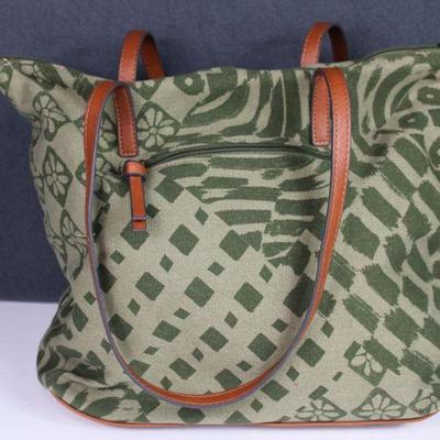 https://whynotmarketplace.hibid.com/catalog/557483/brand--bags-purses-and-caps-ending-jun-30-at-7pm