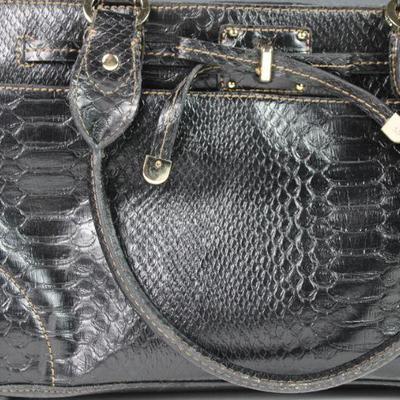 https://whynotmarketplace.hibid.com/catalog/557483/brand--bags-purses-and-caps-ending-jun-30-at-7pm
