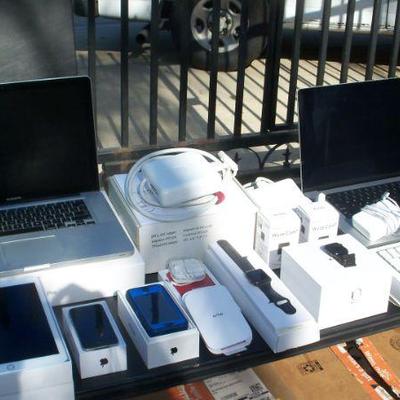 Lots of Macintosh/Apple items