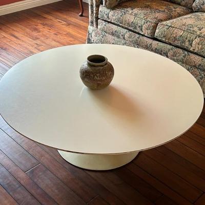 Eero Saarinen for Knoll table. 