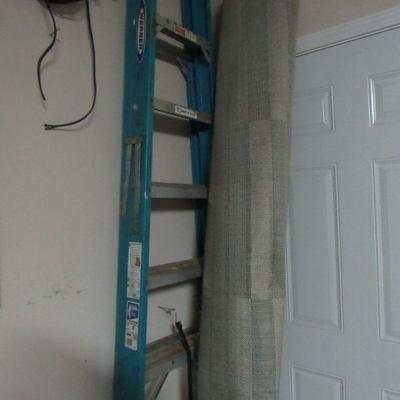 8' Werner fiberglass ladder