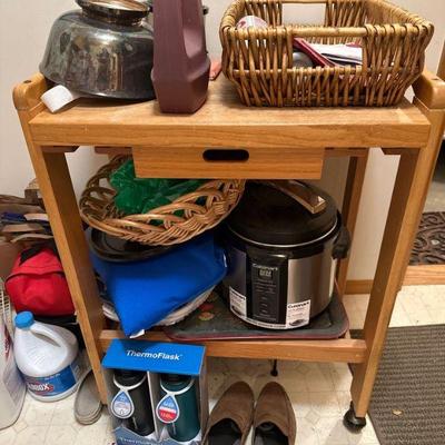 Small appliances & baskets