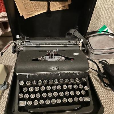 Royal Typewriter 